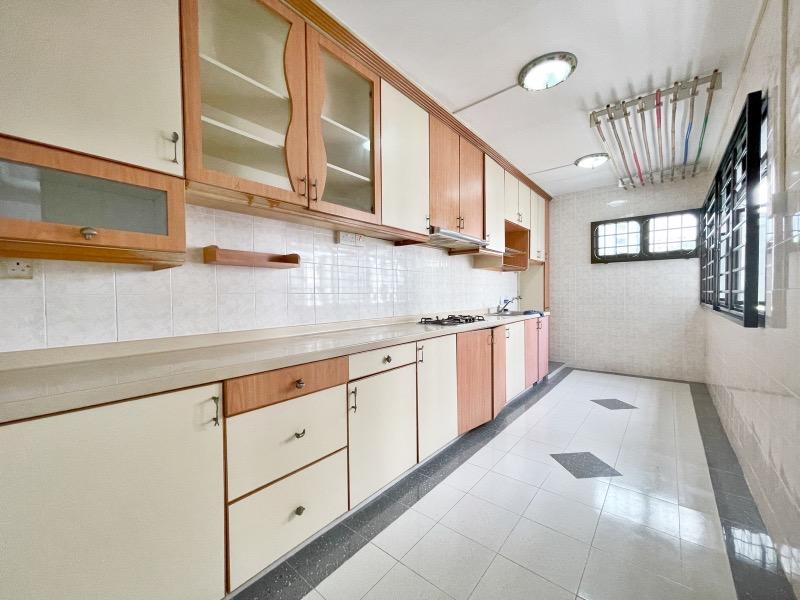 HDB Apartment for Sale, 470 Sembawang Drive HDB Apartment For Sale, $588,000, 3 Bed 2 Bath 1,184 sqft $497.00 psf, SGD 588,000 | 99-year Leasehold