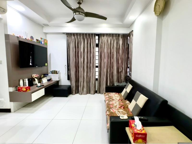 HDB Apartment for Sale, 472B Fernvale Street HDB Apartment For Sale, $520,000, 2 Bed 2 Bath 731 sqft $711.00 psf, SGD 520,000 | 99-year Leasehold