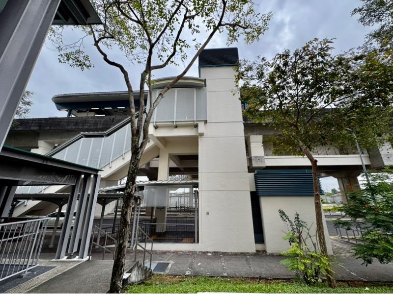 HDB Apartment for Sale, 472B Fernvale Street HDB Apartment For Sale, $520,000, 2 Bed 2 Bath 731 sqft $711.00 psf, SGD 520,000 | 99-year Leasehold