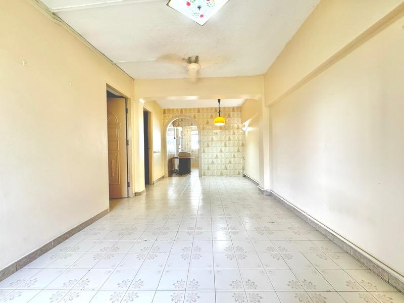 HDB Apartment for Sale, 137 Jalan Bukit Merah HDB Apartment For Sale, $368,000, 2 Bed 1 Bath 635 sqft $580.00 psf, SGD 368,000 | 99-year Leasehold