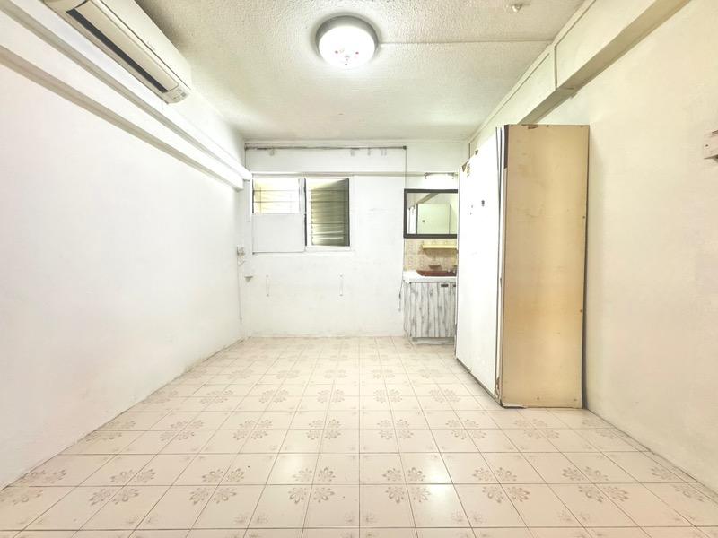 HDB Apartment for Sale, 137 Jalan Bukit Merah HDB Apartment For Sale, $368,000, 2 Bed 1 Bath 635 sqft $580.00 psf, SGD 368,000 | 99-year Leasehold