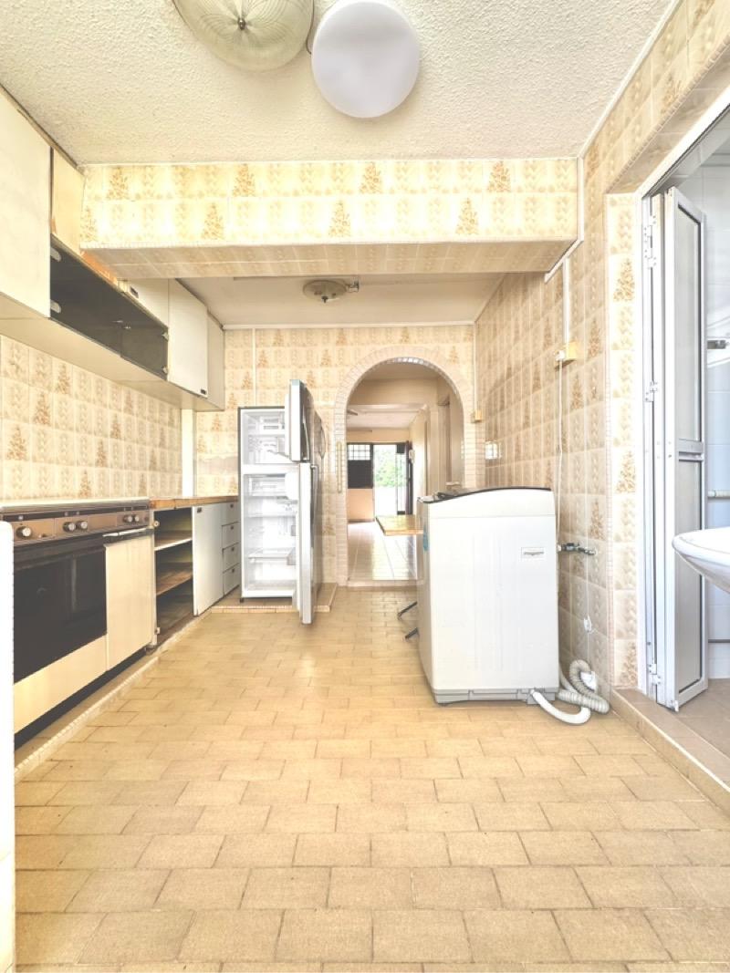HDB Apartment for Sale, 137 Jalan Bukit Merah HDB Apartment For Sale, $368,000, 2 Bed 1 Bath 635 sqft $580.00 psf, SGD 368,000 | 99-year Leasehold