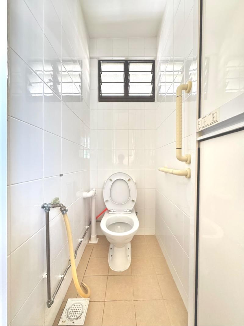 HDB Apartment for Sale, 137 Jalan Bukit Merah HDB Apartment For Sale, $368,000, 2 Bed 1 Bath 635 sqft $580.00 psf, SGD 368,000 | 99-year Leasehold