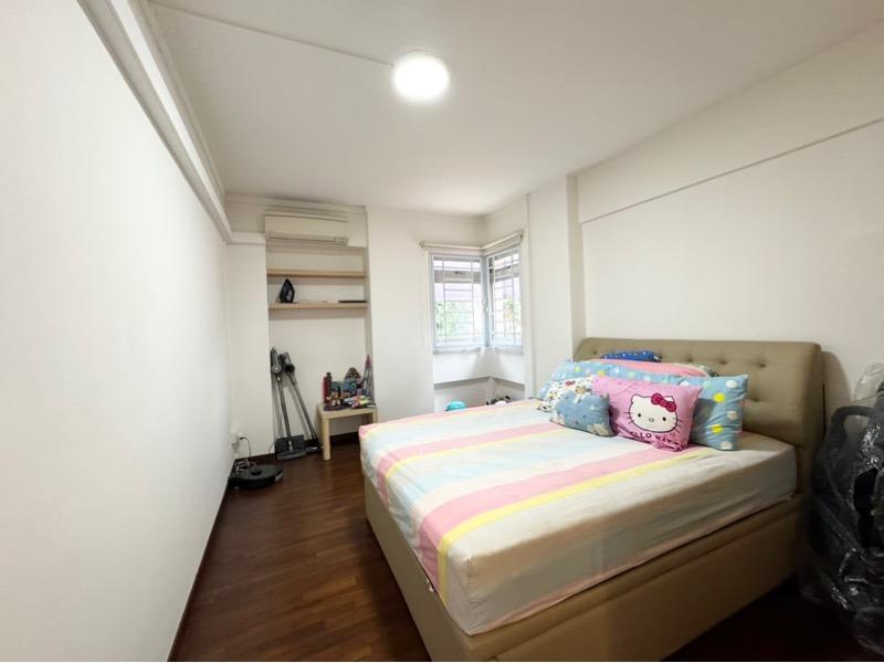 HDB Apartment for Sale, 373 Tampines Street 34 HDB Apartment For Sale, $750,000, 4 Bed 2 Bath 1,334 sqft $562.00 psf, SGD 750,000 | 99-year Leasehold
