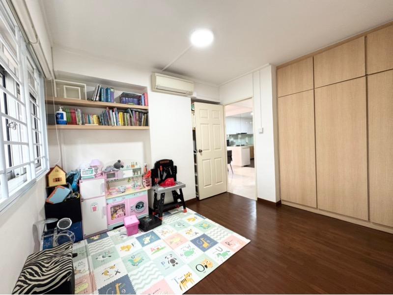 HDB Apartment for Sale, 373 Tampines Street 34 HDB Apartment For Sale, $750,000, 4 Bed 2 Bath 1,334 sqft $562.00 psf, SGD 750,000 | 99-year Leasehold