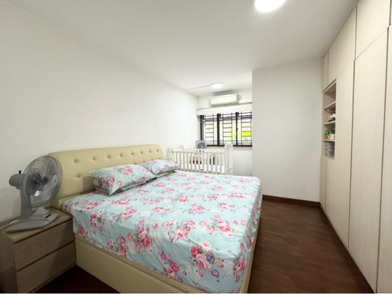 HDB Apartment for Sale, 373 Tampines Street 34 HDB Apartment For Sale, $750,000, 4 Bed 2 Bath 1,334 sqft $562.00 psf, SGD 750,000 | 99-year Leasehold
