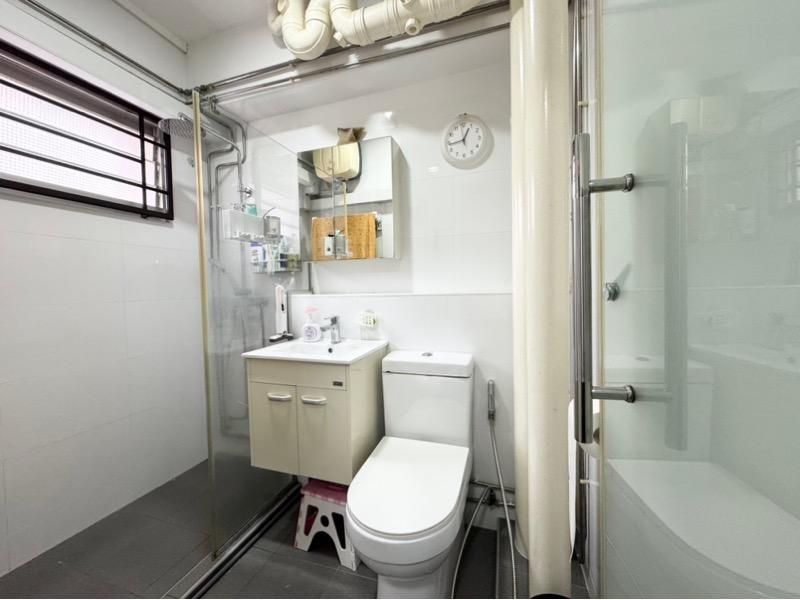 HDB Apartment for Sale, 373 Tampines Street 34 HDB Apartment For Sale, $750,000, 4 Bed 2 Bath 1,334 sqft $562.00 psf, SGD 750,000 | 99-year Leasehold
