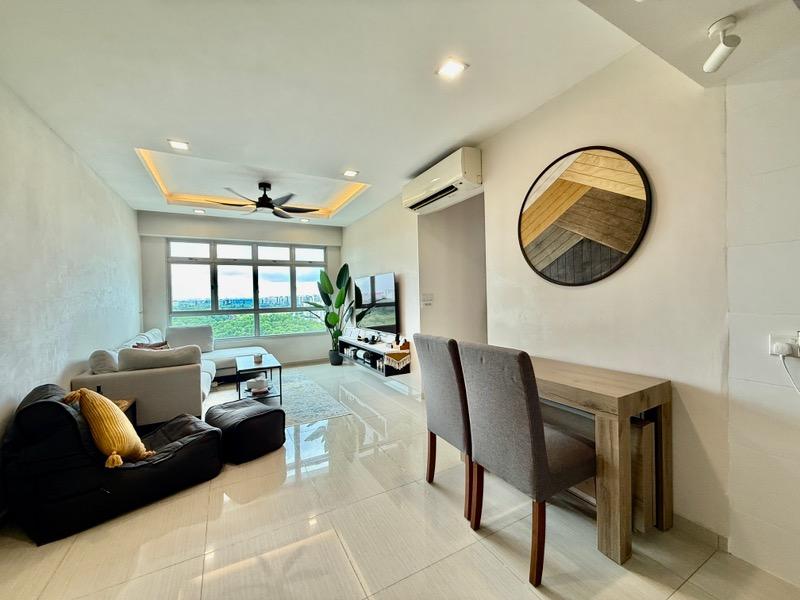 Prop-GPT: HDB Apartment: D18 Pasir Ris 526A Costa Ris