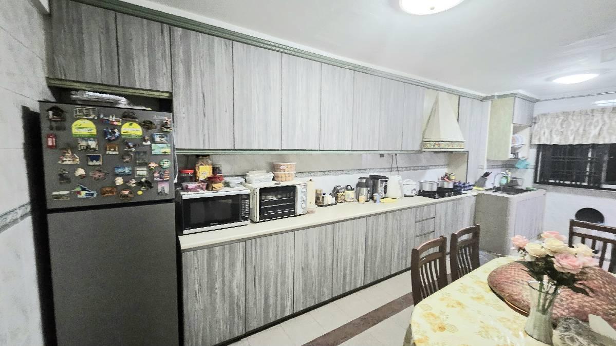 Prop-GPT: HDB Apartment: D22  25 Teban Gardens Road