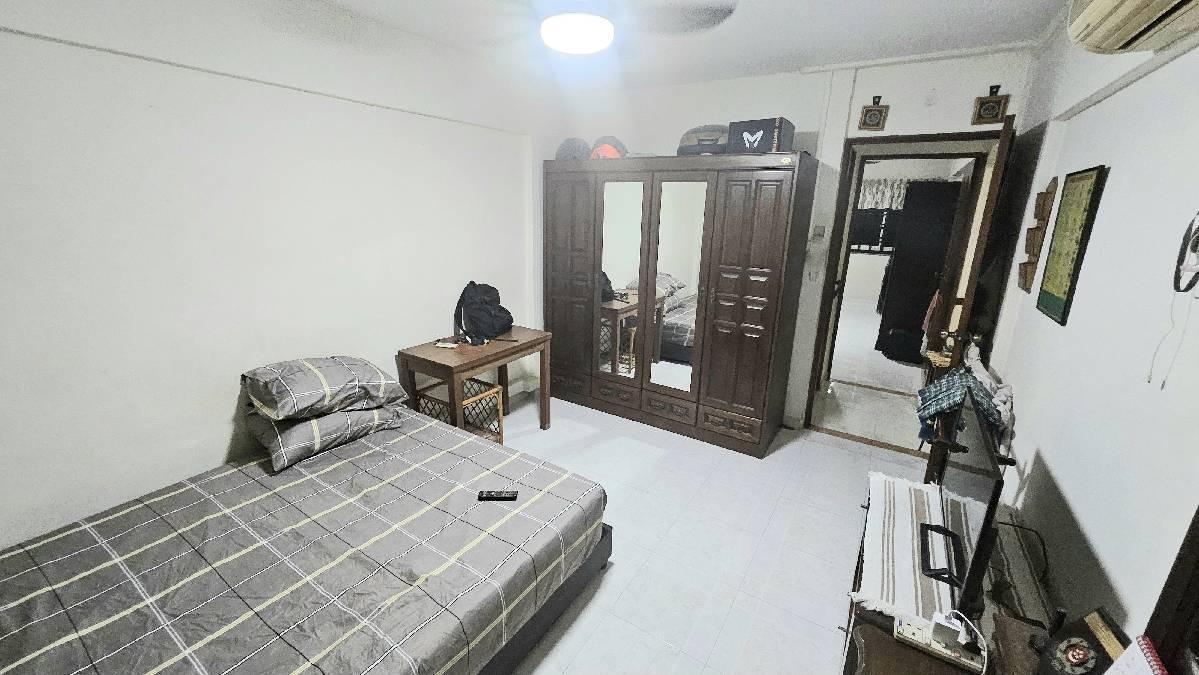 HDB Apartment for Sale, 25 Teban Gardens Road HDB Apartment For Sale, $538,888, 3 Bed 2 Bath 1,152 sqft $468.00 psf, SGD 538,888 | 99-year Leasehold