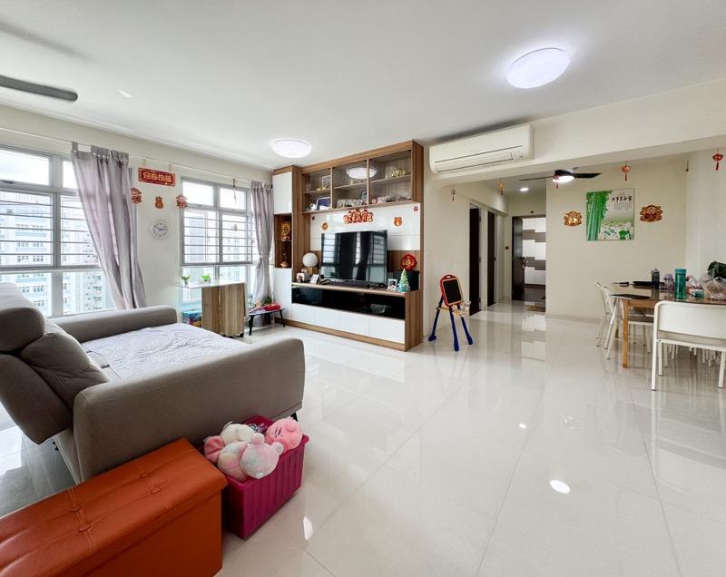 Prop-GPT: HDB Apartment: D23 Choa Chu Kang 803C Keat Hong Close