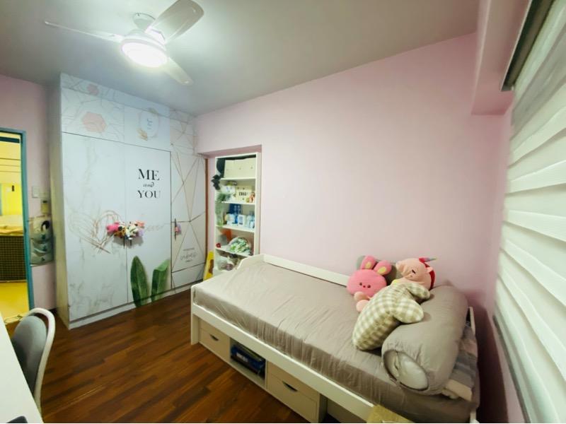 HDB Apartment for Sale. 