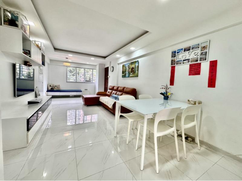 HDB Apartment for Sale, 102 Aljunied Crescent HDB Apartment For Sale, $640,000, 3 Bed 2 Bath 990 sqft $646.00 psf, SGD 640,000 | 99-year Leasehold