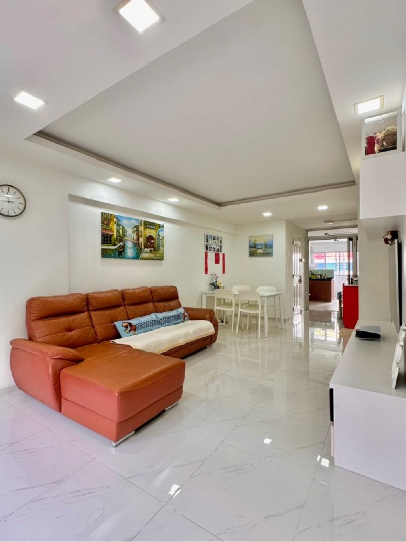 HDB Apartment for Sale, 102 Aljunied Crescent HDB Apartment For Sale, $640,000, 3 Bed 2 Bath 990 sqft $646.00 psf, SGD 640,000 | 99-year Leasehold