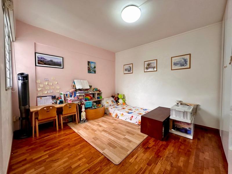 HDB Apartment for Sale, 102 Aljunied Crescent HDB Apartment For Sale, $640,000, 3 Bed 2 Bath 990 sqft $646.00 psf, SGD 640,000 | 99-year Leasehold