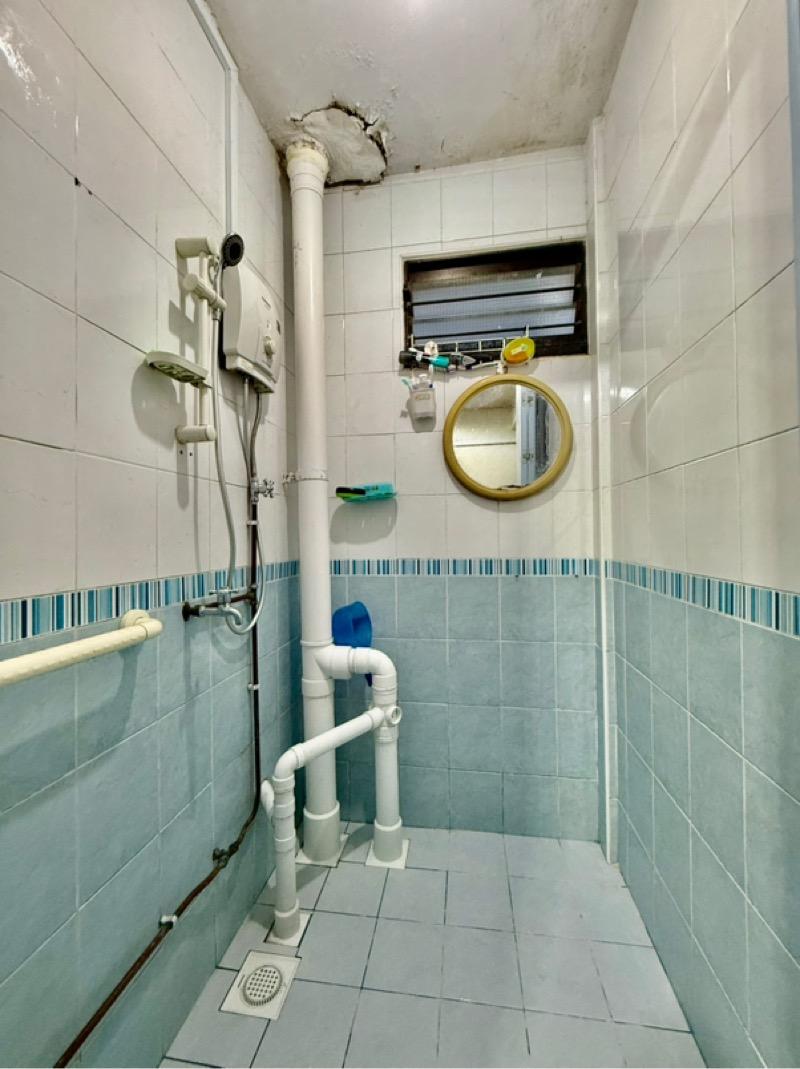 HDB Apartment for Sale, 1 Changi Village Road HDB Apartment For Sale, $360,000, 2 Bed 1 Bath 710 sqft $507.00 psf, SGD 360,000 | 99-year Leasehold