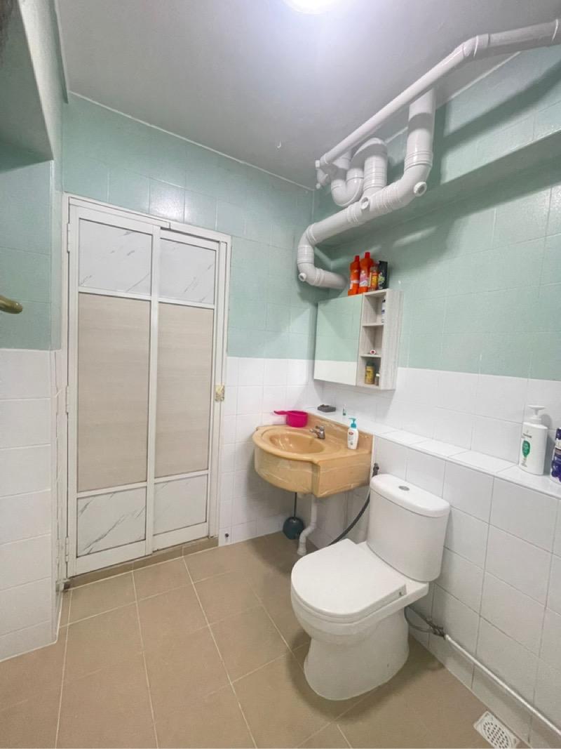 HDB Apartment for Sale, 170 Gangsa Road HDB Apartment For Sale, $700,000, 3 Bed 2 Bath 1,087 sqft $644.00 psf, SGD 700,000 | 99-year Leasehold