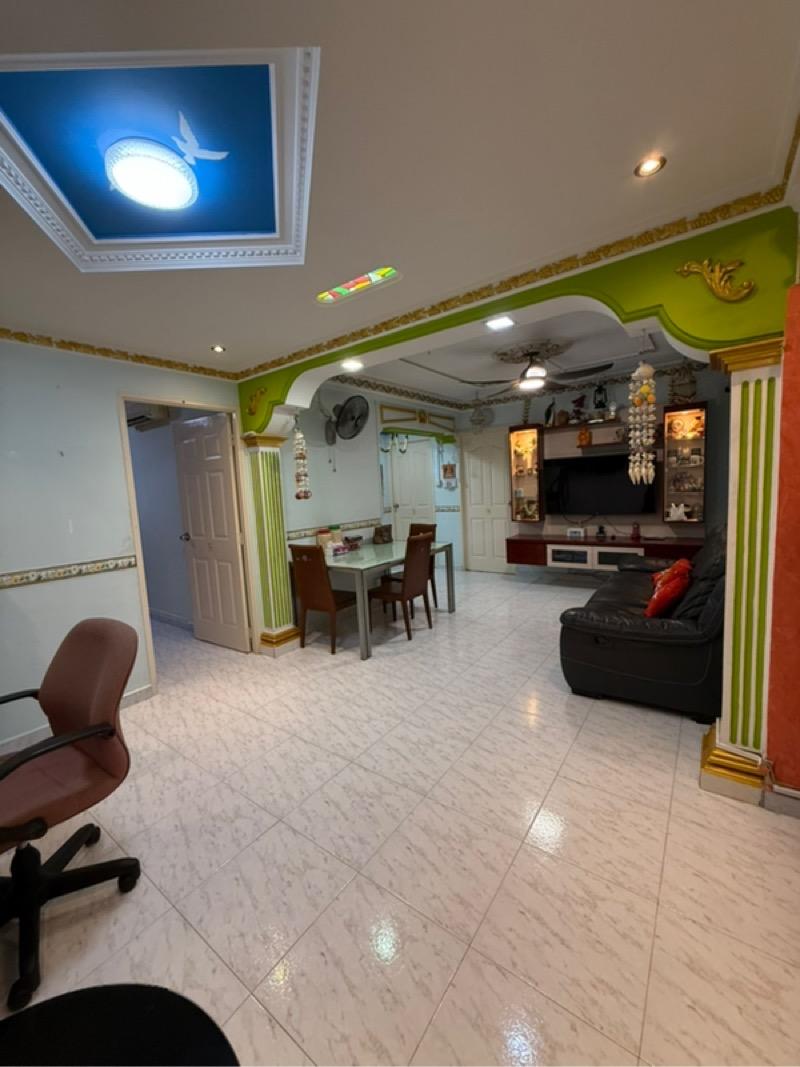 HDB Apartment for Sale, 170 Gangsa Road HDB Apartment For Sale, $700,000, 3 Bed 2 Bath 1,087 sqft $644.00 psf, SGD 700,000 | 99-year Leasehold