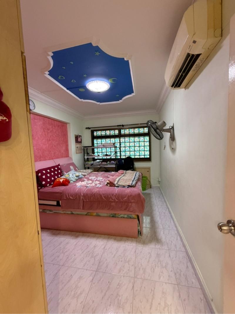 HDB Apartment for Sale, 170 Gangsa Road HDB Apartment For Sale, $700,000, 3 Bed 2 Bath 1,087 sqft $644.00 psf, SGD 700,000 | 99-year Leasehold