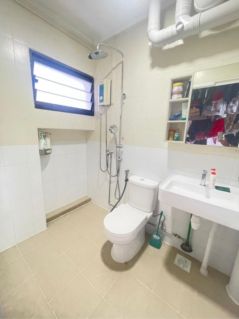 HDB Apartment for Sale, 170 Gangsa Road HDB Apartment For Sale, $700,000, 3 Bed 2 Bath 1,087 sqft $644.00 psf, SGD 700,000 | 99-year Leasehold