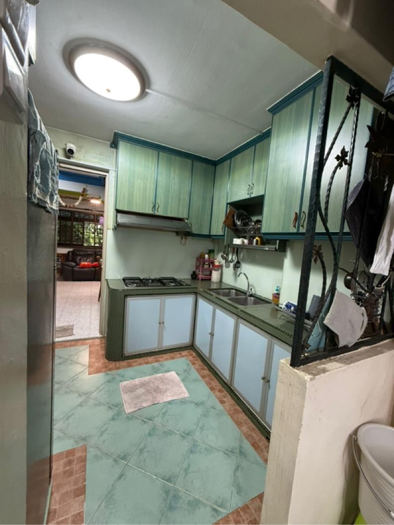 HDB Apartment for Sale, 170 Gangsa Road HDB Apartment For Sale, $700,000, 3 Bed 2 Bath 1,087 sqft $644.00 psf, SGD 700,000 | 99-year Leasehold