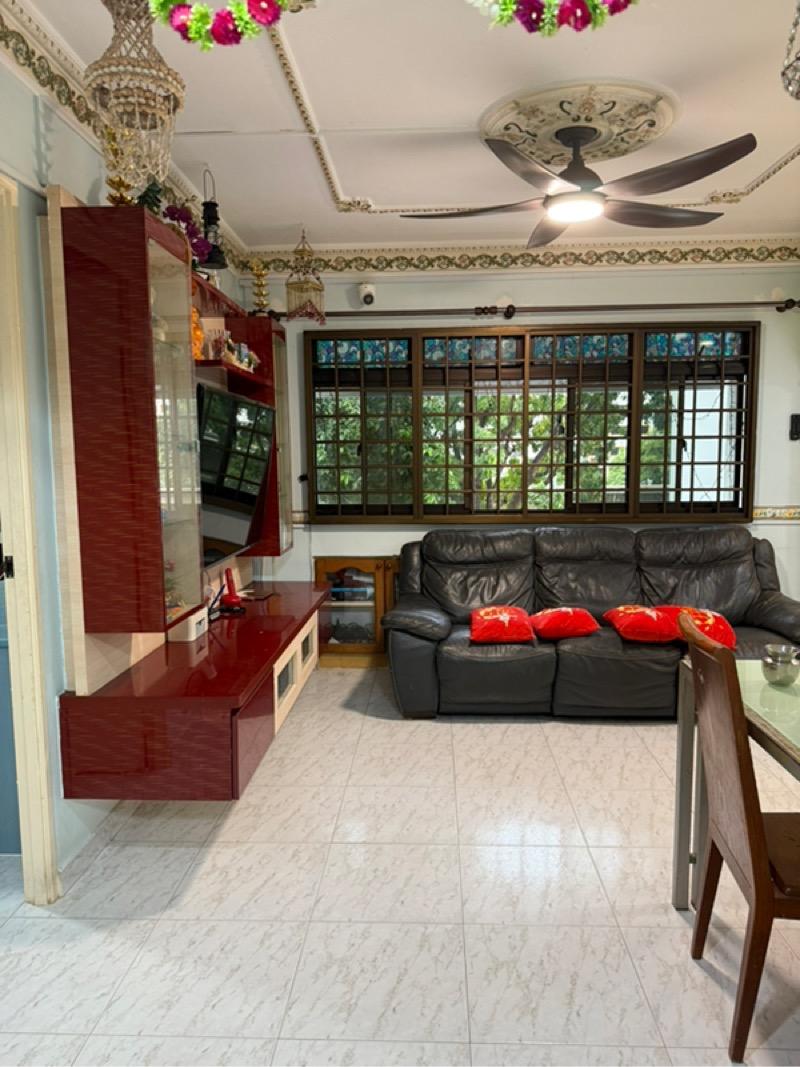 HDB Apartment for Sale, 170 Gangsa Road HDB Apartment For Sale, $700,000, 3 Bed 2 Bath 1,087 sqft $644.00 psf, SGD 700,000 | 99-year Leasehold