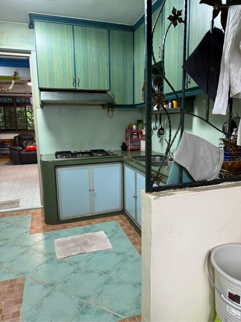 HDB Apartment for Sale, 170 Gangsa Road HDB Apartment For Sale, $700,000, 3 Bed 2 Bath 1,087 sqft $644.00 psf, SGD 700,000 | 99-year Leasehold