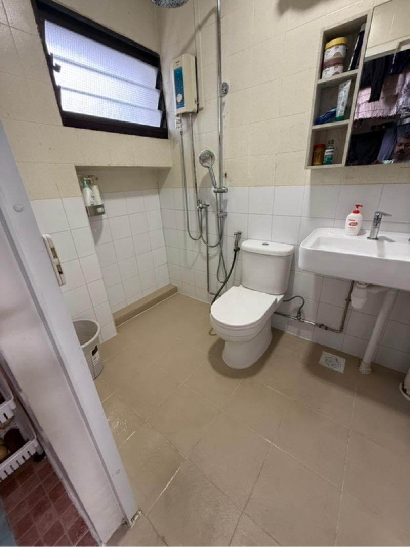 HDB Apartment for Sale, 170 Gangsa Road HDB Apartment For Sale, $700,000, 3 Bed 2 Bath 1,087 sqft $644.00 psf, SGD 700,000 | 99-year Leasehold
