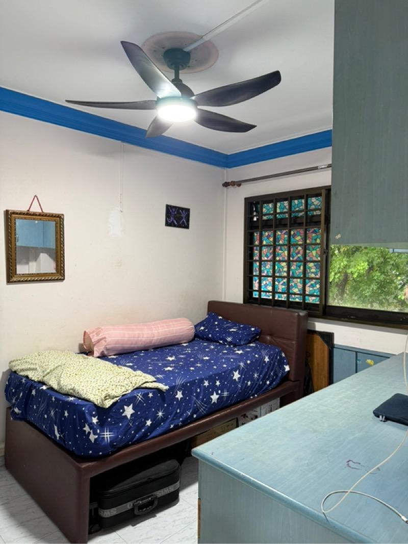 HDB Apartment for Sale, 170 Gangsa Road HDB Apartment For Sale, $700,000, 3 Bed 2 Bath 1,087 sqft $644.00 psf, SGD 700,000 | 99-year Leasehold