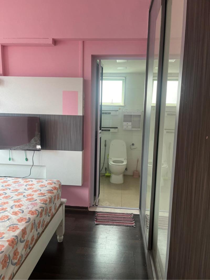 HDB Apartment for Sale, 170 Gangsa Road HDB Apartment For Sale, $700,000, 3 Bed 2 Bath 1,087 sqft $644.00 psf, SGD 700,000 | 99-year Leasehold