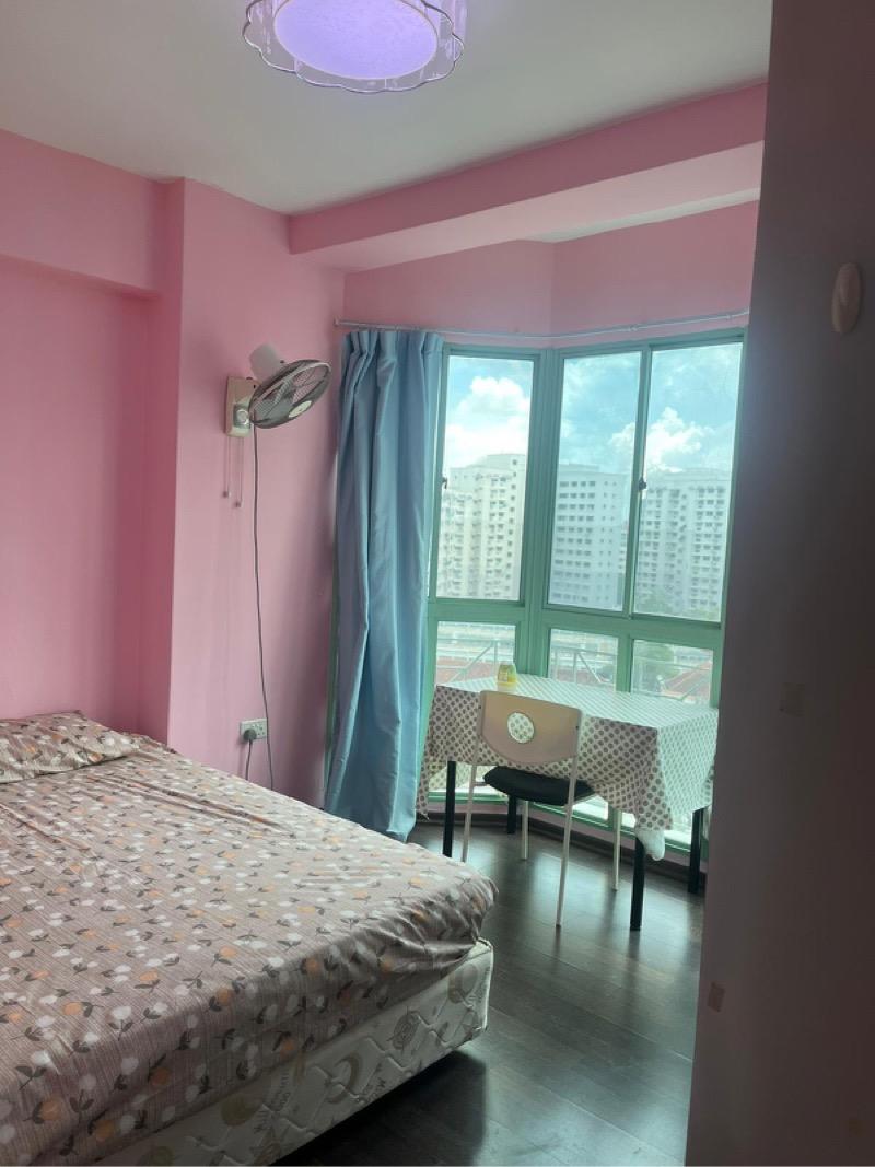 HDB Apartment for Sale, 170 Gangsa Road HDB Apartment For Sale, $700,000, 3 Bed 2 Bath 1,087 sqft $644.00 psf, SGD 700,000 | 99-year Leasehold