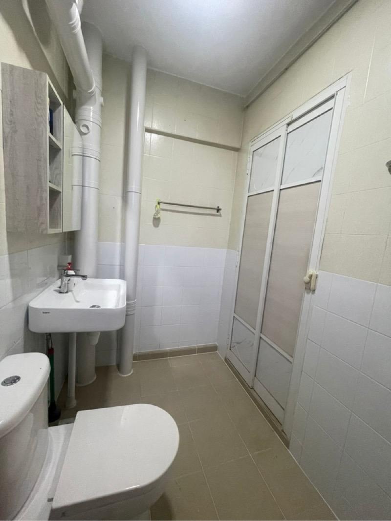 HDB Apartment for Sale, 170 Gangsa Road HDB Apartment For Sale, $700,000, 3 Bed 2 Bath 1,087 sqft $644.00 psf, SGD 700,000 | 99-year Leasehold