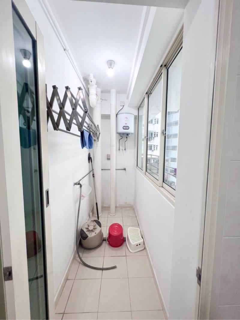 HDB Apartment for Sale, 266B Compassvale Bow HDB Apartment For Sale, $685,000, 3 Bed 2 Bath 96 sqft $7,135.00 psf, SGD 685,000 | 99-year Leasehold