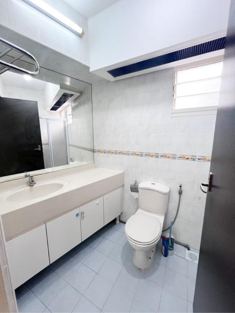 HDB Apartment for Sale, 266B Compassvale Bow HDB Apartment For Sale, $685,000, 3 Bed 2 Bath 96 sqft $7,135.00 psf, SGD 685,000 | 99-year Leasehold