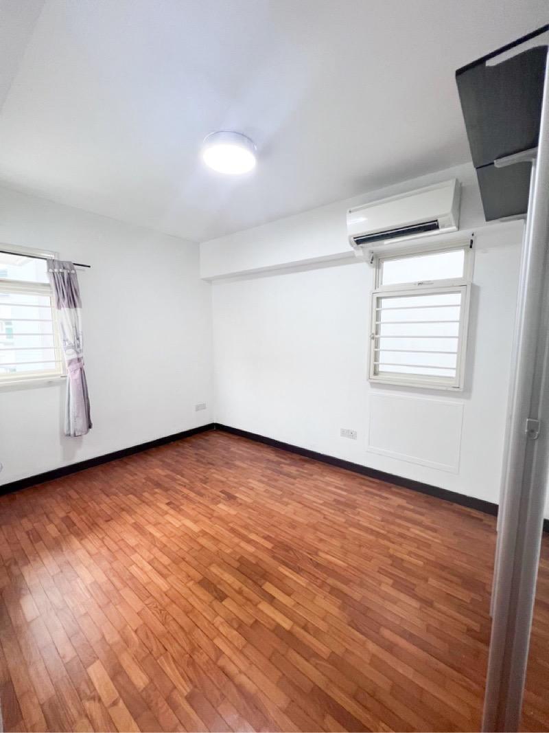 HDB Apartment for Sale, 266B Compassvale Bow HDB Apartment For Sale, $685,000, 3 Bed 2 Bath 96 sqft $7,135.00 psf, SGD 685,000 | 99-year Leasehold