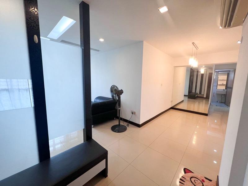 HDB Apartment for Sale, 266B Compassvale Bow HDB Apartment For Sale, $685,000, 3 Bed 2 Bath 96 sqft $7,135.00 psf, SGD 685,000 | 99-year Leasehold