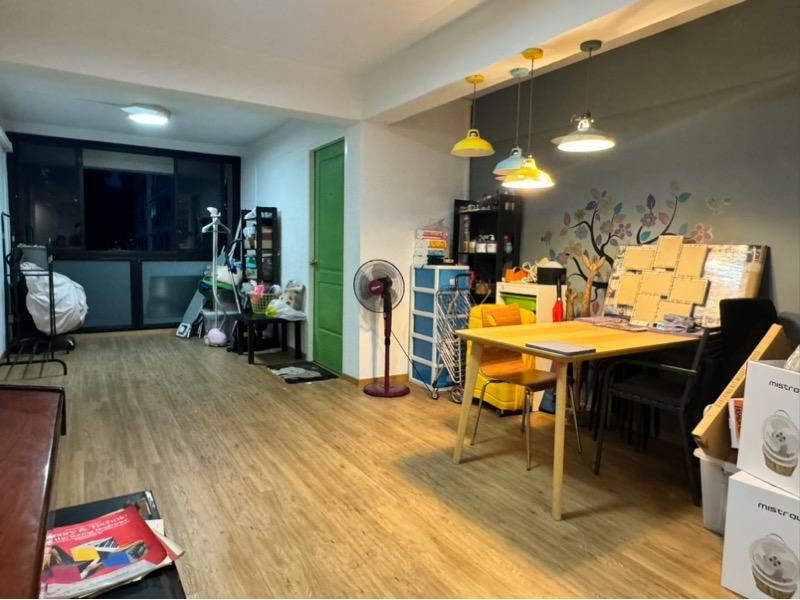 HDB Apartment for Sale, 224 Lorong 8 Toa Payoh HDB Apartment For Sale, $640,000, 3 Bed 2 Bath 1,227 sqft $522.00 psf, SGD 640,000 | 99-year Leasehold
