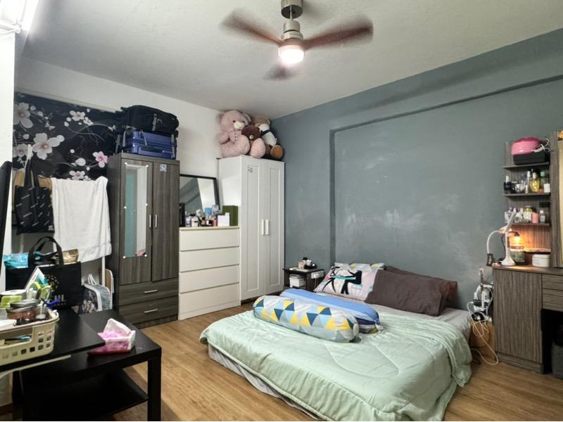 HDB Apartment for Sale, 224 Lorong 8 Toa Payoh HDB Apartment For Sale, $640,000, 3 Bed 2 Bath 1,227 sqft $522.00 psf, SGD 640,000 | 99-year Leasehold
