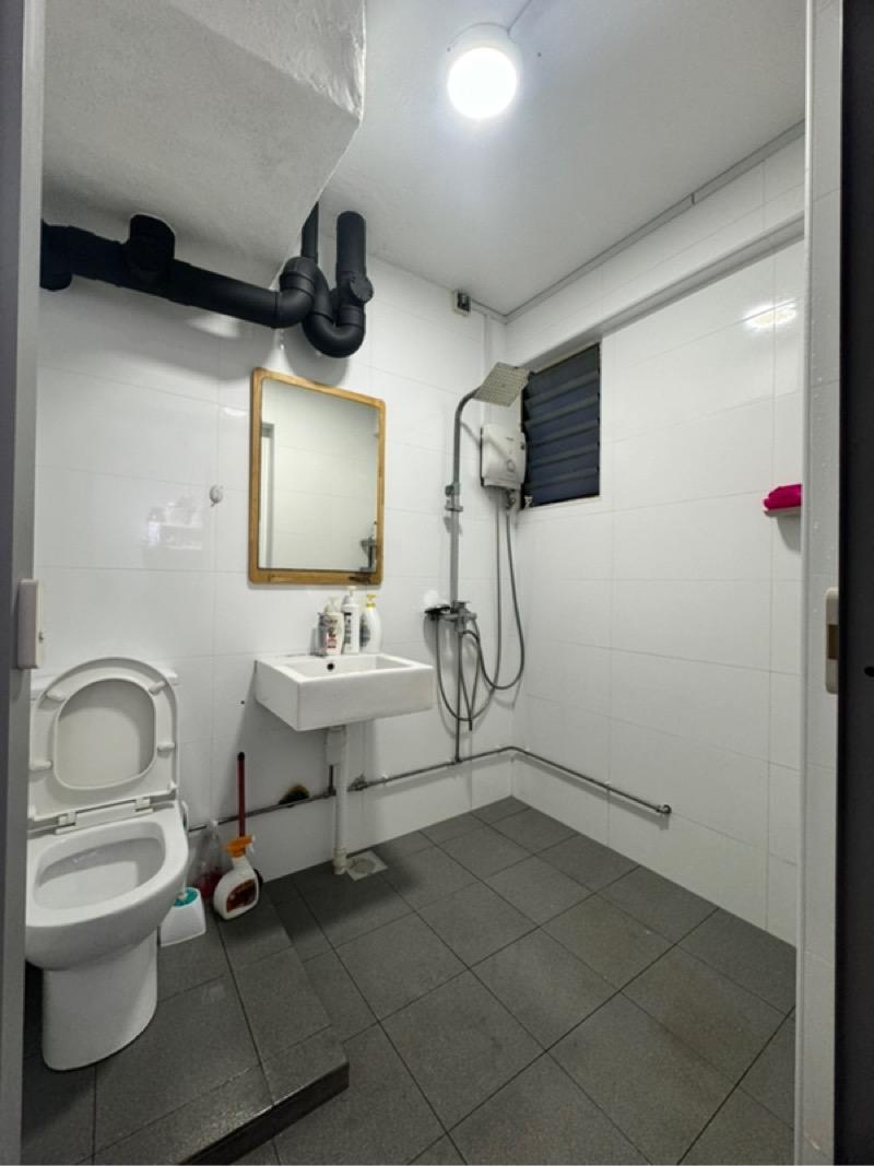 HDB Apartment for Sale, 224 Lorong 8 Toa Payoh HDB Apartment For Sale, $640,000, 3 Bed 2 Bath 1,227 sqft $522.00 psf, SGD 640,000 | 99-year Leasehold