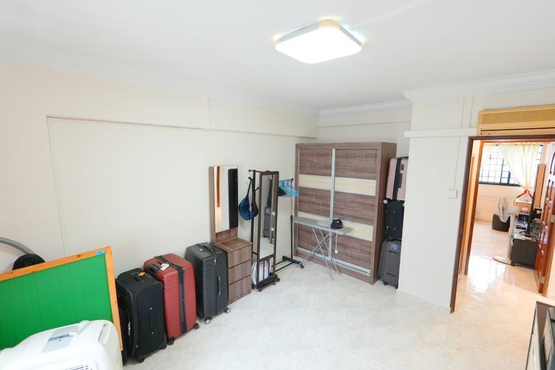 HDB Apartment for Sale, 274 Tampines Street 22 HDB Apartment For Sale, $680,000, 3 Bed 2 Bath 1,130 sqft $602.00 psf, SGD 680,000 | 99-year Leasehold