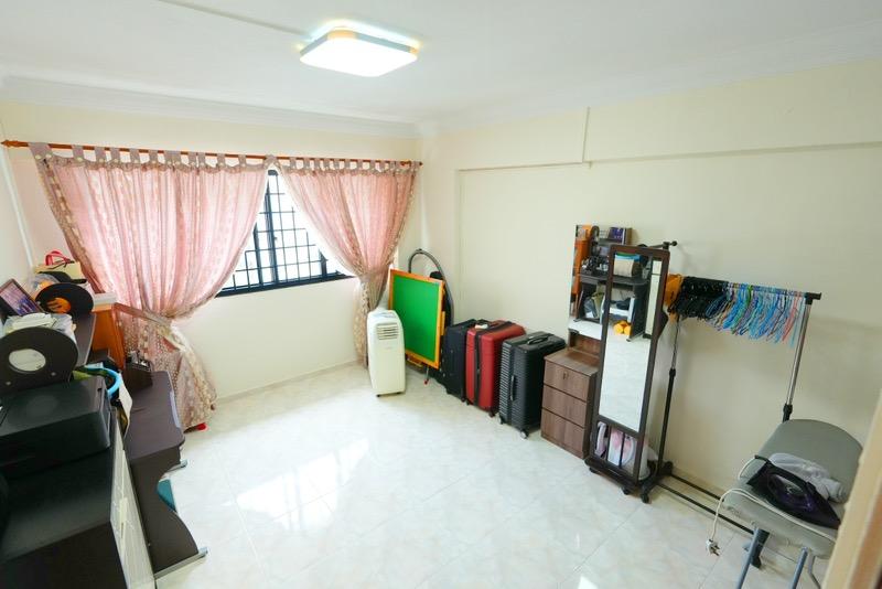 HDB Apartment for Sale, 274 Tampines Street 22 HDB Apartment For Sale, $680,000, 3 Bed 2 Bath 1,130 sqft $602.00 psf, SGD 680,000 | 99-year Leasehold