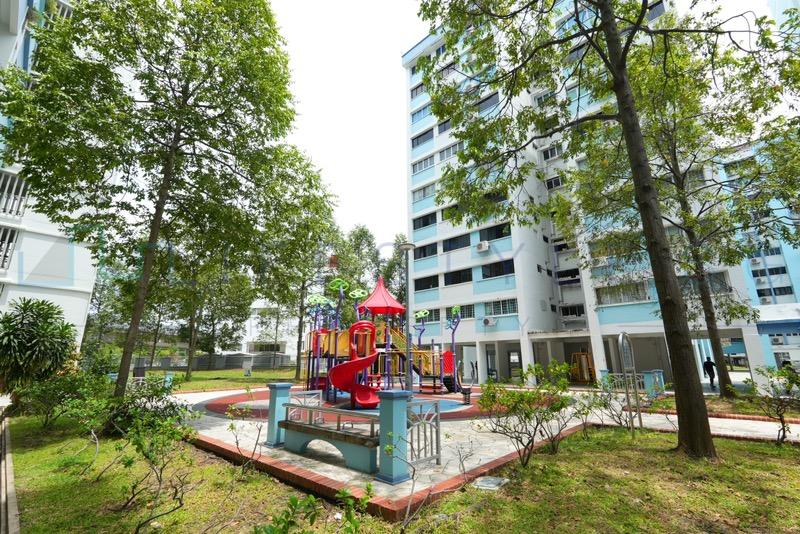 HDB Apartment for Sale, 274 Tampines Street 22 HDB Apartment For Sale, $680,000, 3 Bed 2 Bath 1,130 sqft $602.00 psf, SGD 680,000 | 99-year Leasehold