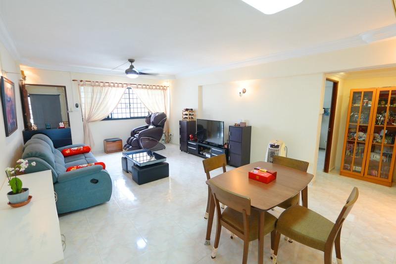 HDB Apartment for Sale, 274 Tampines Street 22 HDB Apartment For Sale, $680,000, 3 Bed 2 Bath 1,130 sqft $602.00 psf, SGD 680,000 | 99-year Leasehold