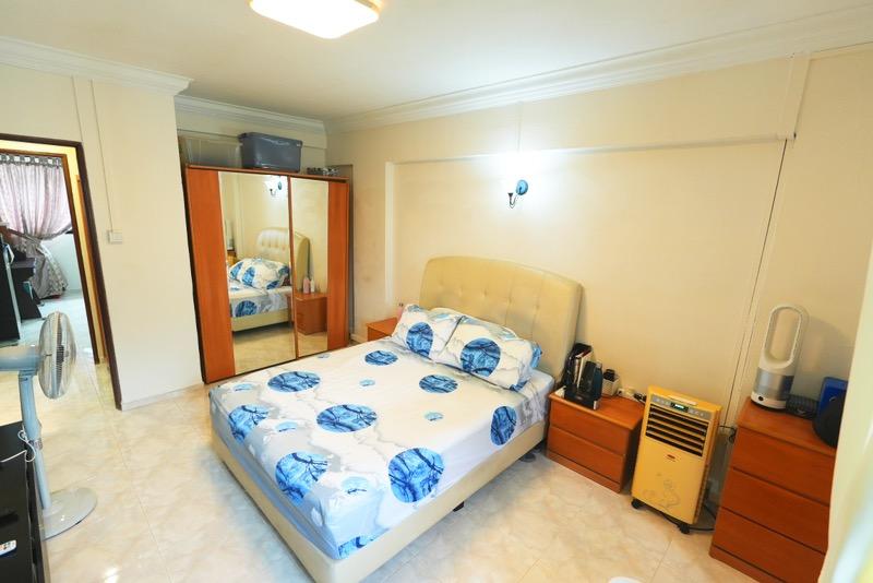 HDB Apartment for Sale, 274 Tampines Street 22 HDB Apartment For Sale, $680,000, 3 Bed 2 Bath 1,130 sqft $602.00 psf, SGD 680,000 | 99-year Leasehold