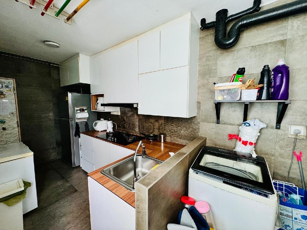 HDB Apartment for Sale, 190 Punggol Central HDB Apartment For Sale, $800,000, 3 Bed 2 Bath 1,378 sqft $581.00 psf, SGD 800,000 | 99-year Leasehold