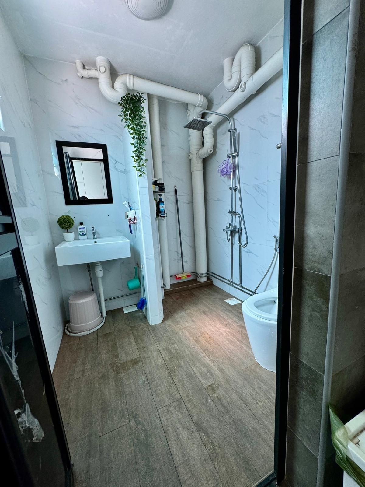 HDB Apartment for Sale, 190 Punggol Central HDB Apartment For Sale, $800,000, 3 Bed 2 Bath 1,378 sqft $581.00 psf, SGD 800,000 | 99-year Leasehold