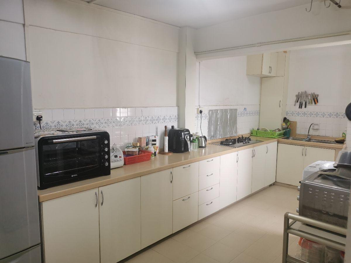 HDB Apartment for Sale, 431 Ang Mo Kio Avenue 10 HDB Apartment For Sale, $928,000, 3 Bed 2 Bath 1,281 sqft $724.00 psf, SGD 928,000 | 99-year Leasehold