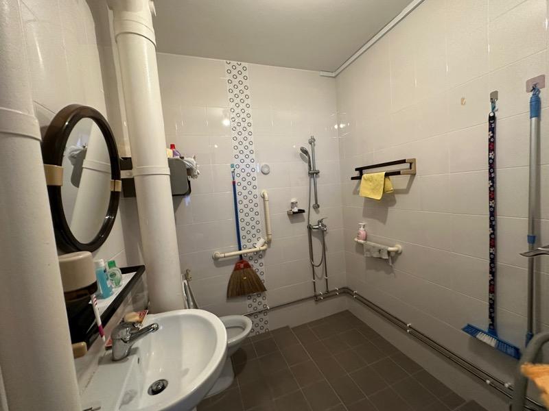 HDB Apartment for Sale, 108 Jalan Rajah HDB Apartment For Sale, $1,280,000, 3 Bed 3 Bath 1,593 sqft $804.00 psf, SGD 1,280,000 | 99-year Leasehold