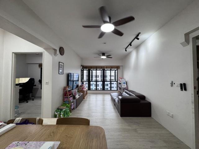 Prop-GPT: HDB Apartment: D12  102B Bidadari Park Drive