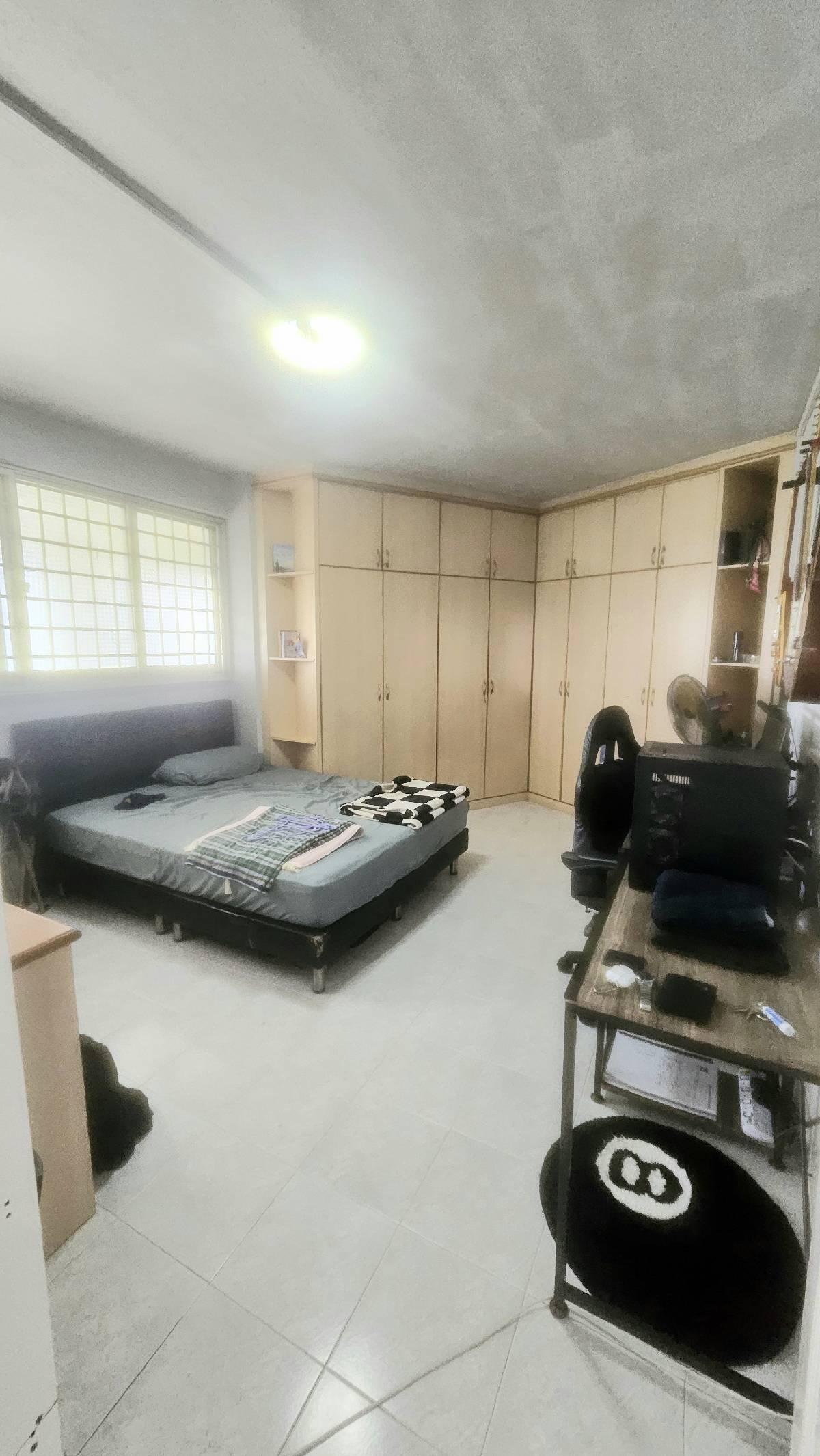 HDB Apartment for Sale, 404 Fajar Road HDB Apartment For Sale, $560,000, 3 Bed 2 Bath 1,152 sqft $486.00 psf, SGD 560,000 | 99-year Leasehold